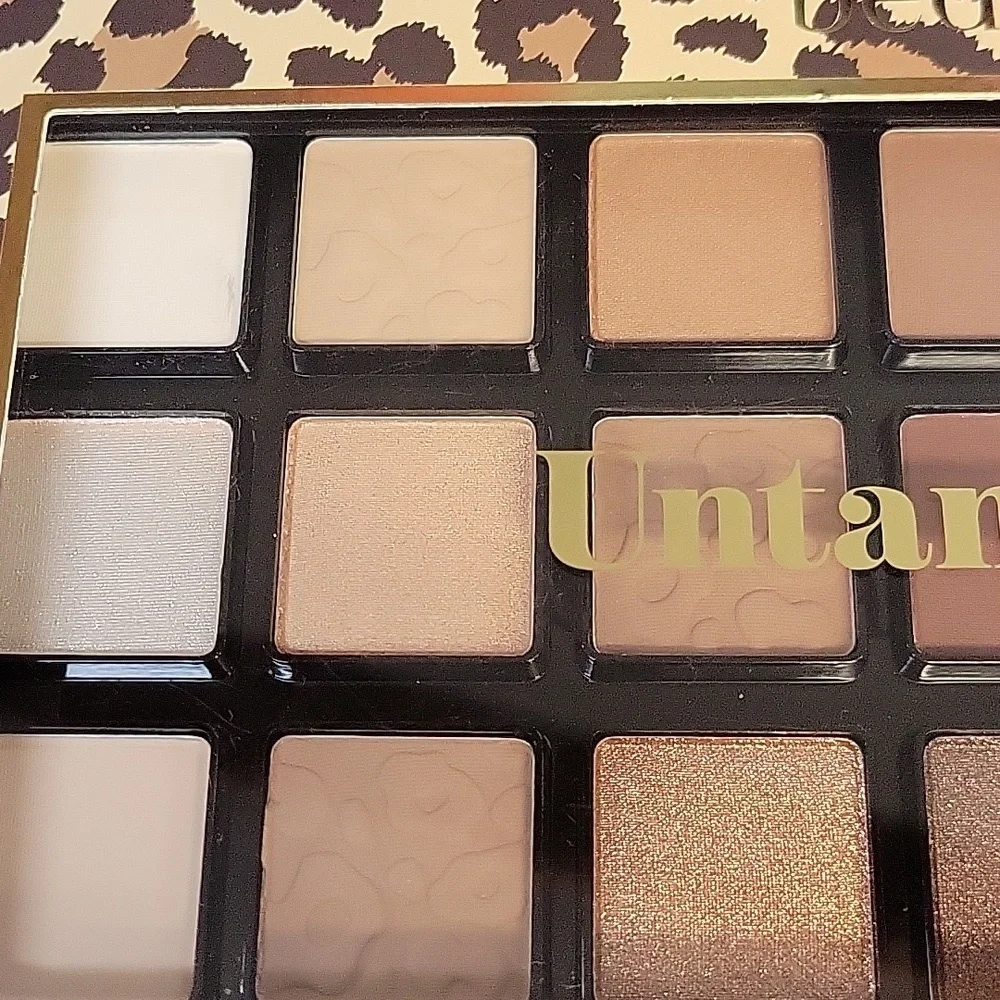 Beauty Trends Untamed Alluew Leopard 24 Eyeshadow Palette New Sealed Box
